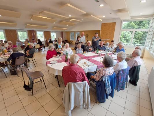 vidéo du repas des aînés à Plottes offert par le CCAS